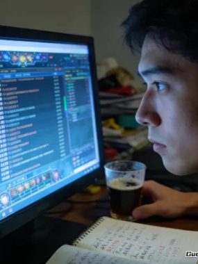 我那个在游戏里搬砖的朋友，劝我别拿爱好当饭碗